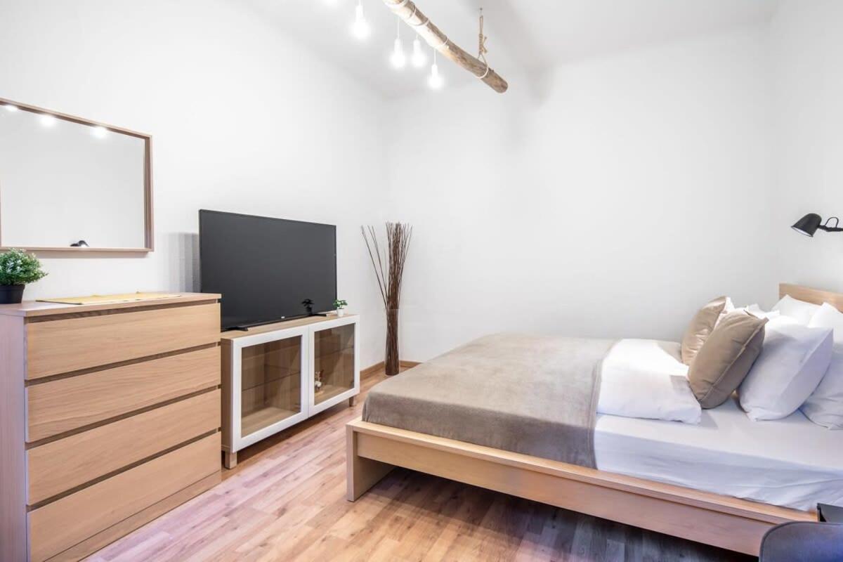 Convenient Apartment At Gastro Driven Location Budapest Eksteriør billede