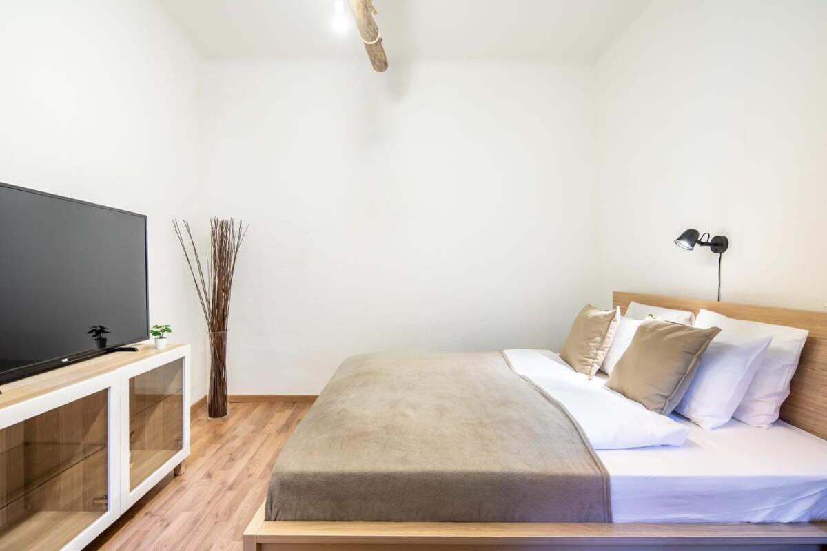 Convenient Apartment At Gastro Driven Location Budapest Eksteriør billede