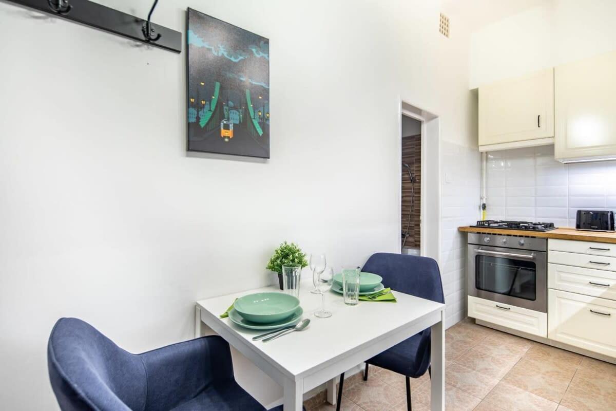 Convenient Apartment At Gastro Driven Location Budapest Eksteriør billede