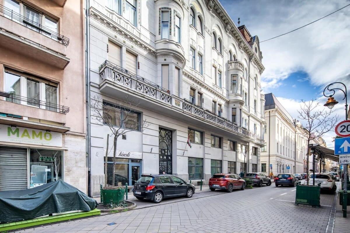 Convenient Apartment At Gastro Driven Location Budapest Eksteriør billede